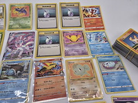 Partij pokémon verzamelkaarten bestaande uit kaarten uit diverse series (o.a. vintage) - afbeelding 7 van  9