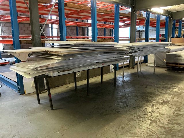 Partij polycarbonaat kanaalplaten - afbeelding 1 van  7