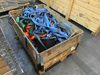 Partij polyester hijsbanden en diversen - afbeelding 1 van  2