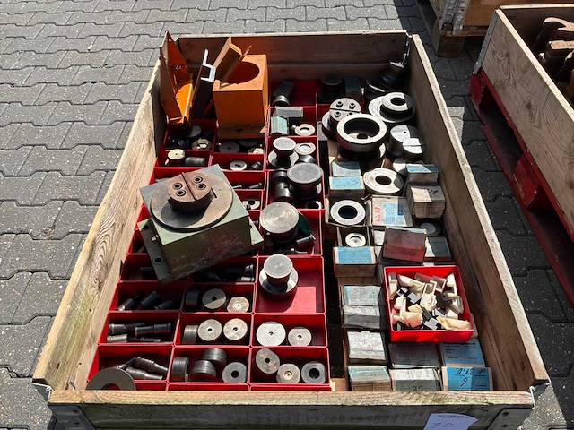 Partij ponsgereedschap - afbeelding 1 van  5