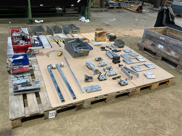 Partij ponsgereedschappen en tooling - afbeelding 9 van  16