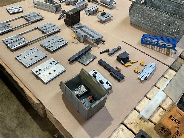Partij ponsgereedschappen en tooling - afbeelding 14 van  16