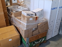 Partij porseleinen servies o.a. laura asley en dutch rosé - afbeelding 1 van  43