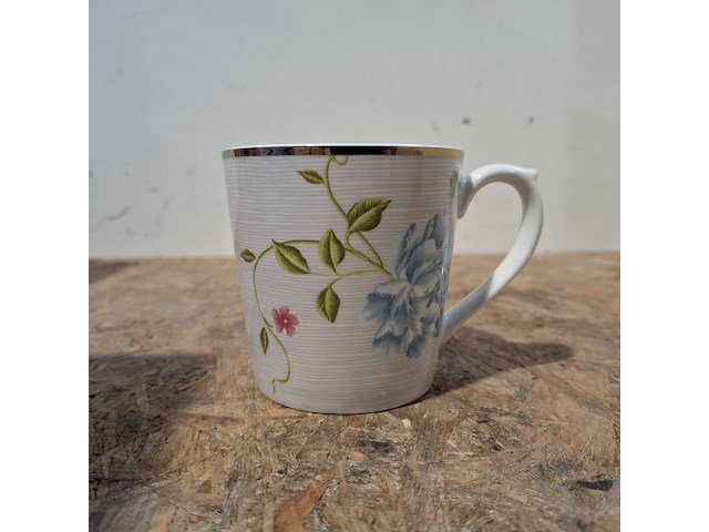 Partij porseleinen servies o.a. laura asley en dutch rosé - afbeelding 15 van  43