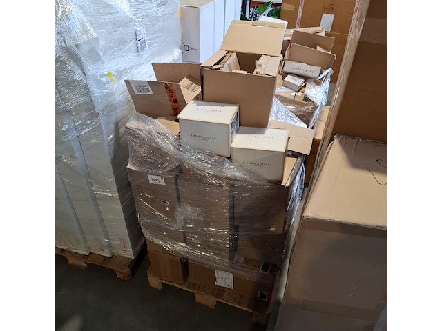 Partij porseleinen servies o.a. laura asley en dutch rosé - afbeelding 20 van  43