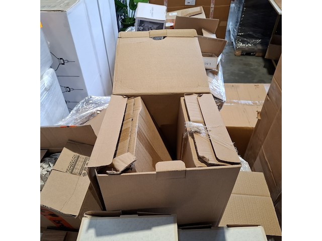 Partij porseleinen servies o.a. laura asley en dutch rosé - afbeelding 26 van  43