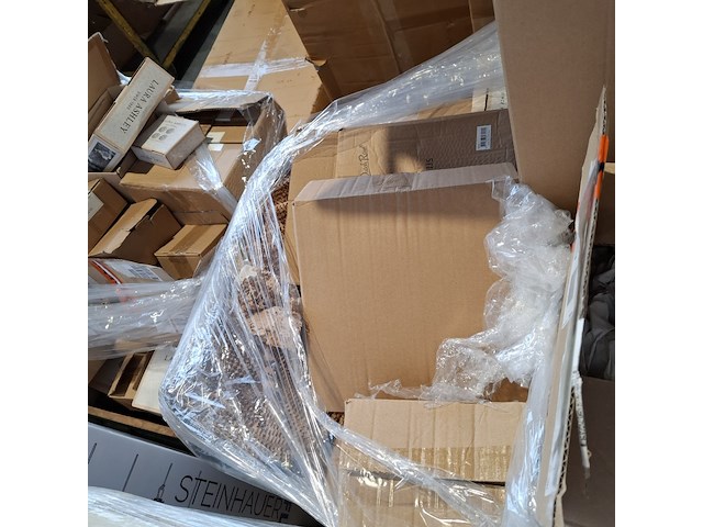 Partij porseleinen servies o.a. laura asley en dutch rosé - afbeelding 28 van  43