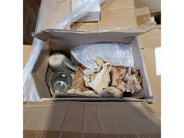 Partij porseleinen servies o.a. laura asley en dutch rosé - afbeelding 42 van  43