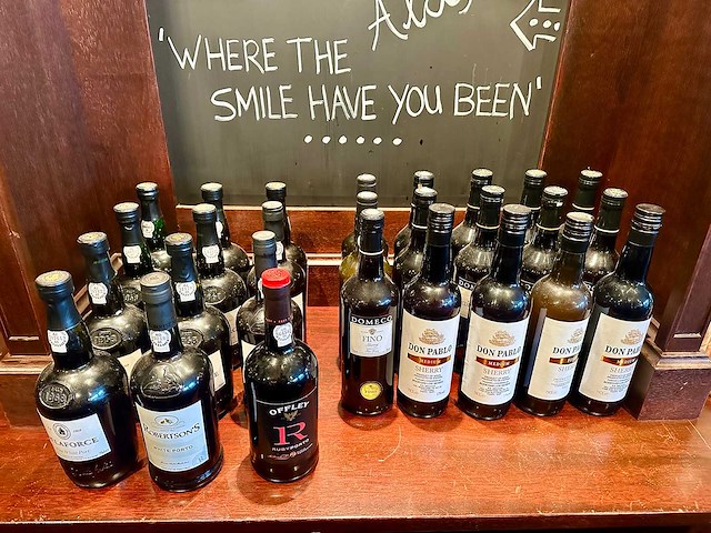 Partij port en sherry, 27 flessen - afbeelding 1 van  3