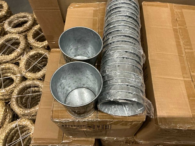 Partij pot christmas truck zinc ø10xh10cm (1360x) - afbeelding 2 van  5