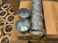 Partij pot christmas truck zinc ø10xh10cm (1360x) - afbeelding 2 van  5