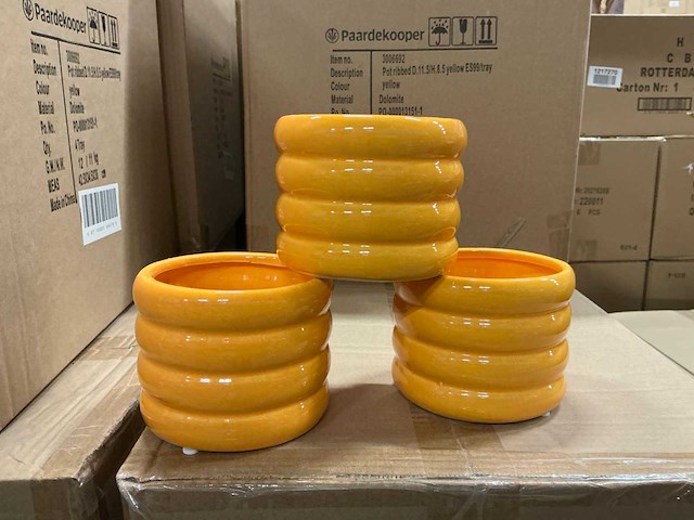 Partij pot ribbed d11,5/h8,5cm yellow dolomite (1080x) - afbeelding 1 van  5