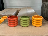 Partij pot ribbed d7,8/h6,5cm green/orange/yellow dolomite (1080x) - afbeelding 1 van  5