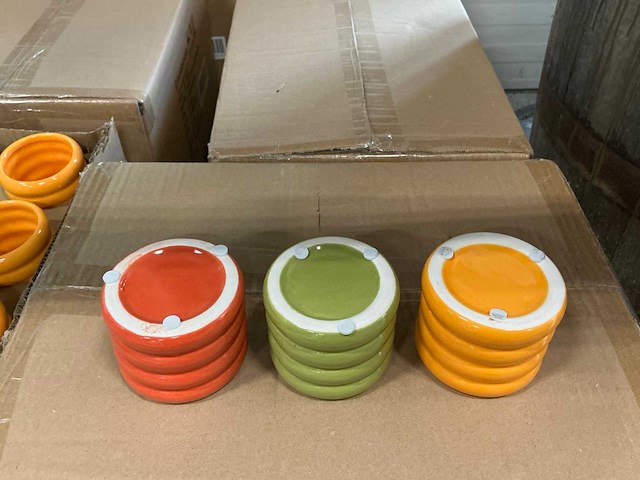 Partij pot ribbed d7,8/h6,5cm green/orange/yellow dolomite (1080x) - afbeelding 3 van  5