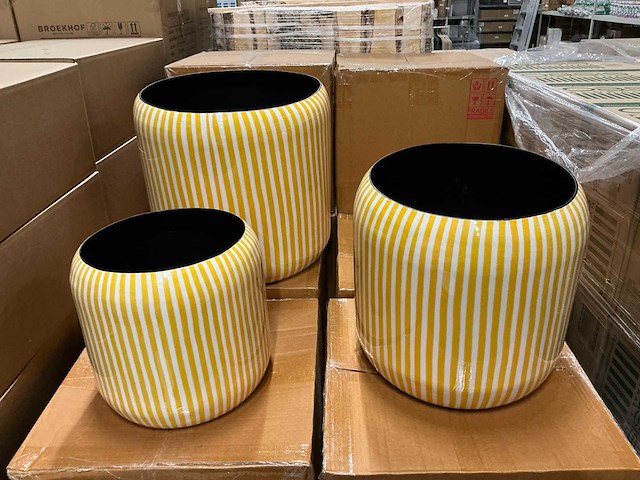 Partij pot victoria set van 3 h36/h31/h26cm yellow (27x) - afbeelding 2 van  4