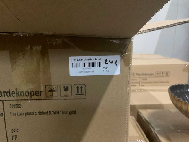 Partij potten en borden - afbeelding 14 van  19