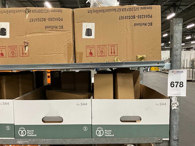 Partij potten, potgrond en decoratie - afbeelding 4 van  9