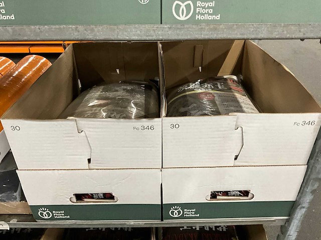 Partij potten, potgrond en decoratie - afbeelding 6 van  9