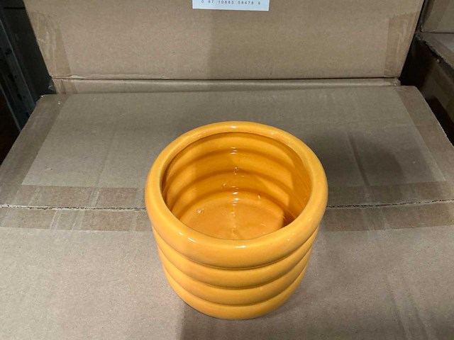 Partij potten ribbed d11,5/h8,5cm yellow es99/tray dolomite (503x) - afbeelding 3 van  6