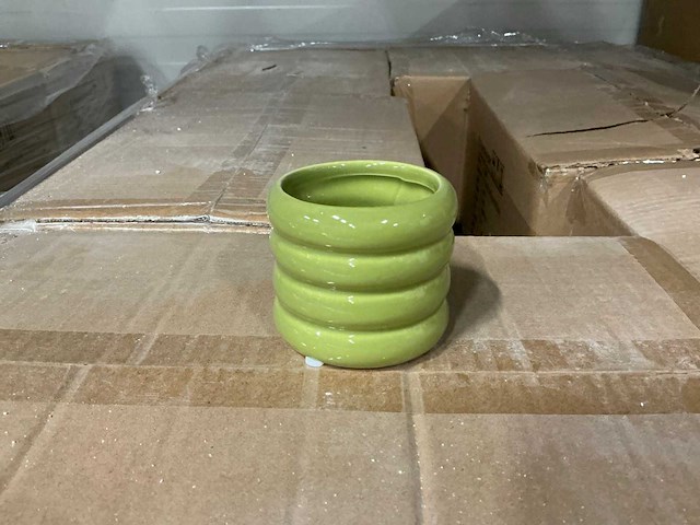 Partij potten ribbed d7,8/h6,5cm green es5.5 dolomite (1080x) - afbeelding 1 van  3