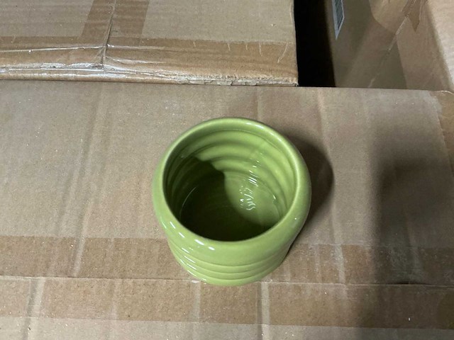 Partij potten ribbed d7,8/h6,5cm green es5.512/tray dolomite (864x) - afbeelding 3 van  6