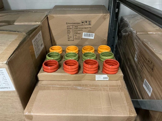 Partij potten ribbed d7,8/h6,5cm green/orange/yellow dolomite (468x) - afbeelding 1 van  6