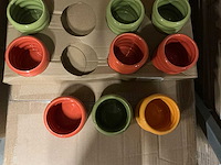 Partij potten ribbed d7,8/h6,5cm green/orange/yellow dolomite (468x) - afbeelding 4 van  6
