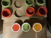 Partij potten ribbed d7,8/h6,5cm green/orange/yellow dolomite (468x) - afbeelding 5 van  6