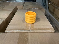 Partij potten ribbed d7,8/h6,5cm yellow dolomite (1080x) - afbeelding 1 van  7