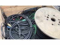 Partij power kabels in pallet - afbeelding 2 van  2