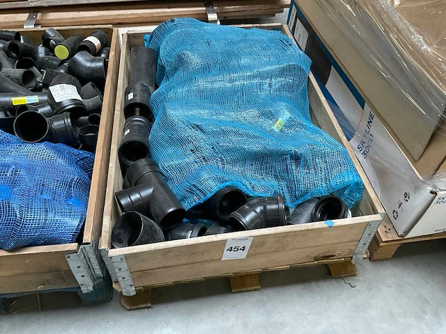 Partij pp afvoermateriaal - afbeelding 1 van  2