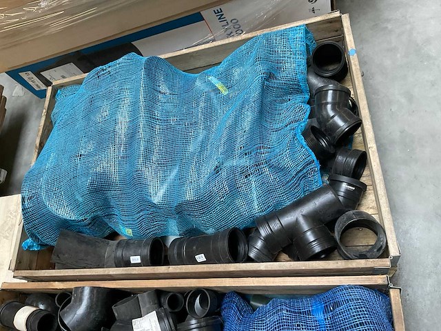 Partij pp afvoermateriaal - afbeelding 2 van  2