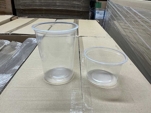 Partij pp bekers 480cc transparant & 1000cc + deksels met kruis (16000x) - afbeelding 1 van  8