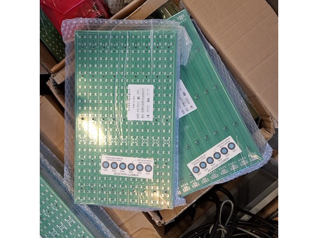 Partij printplaten en toebehoren - afbeelding 2 van  18