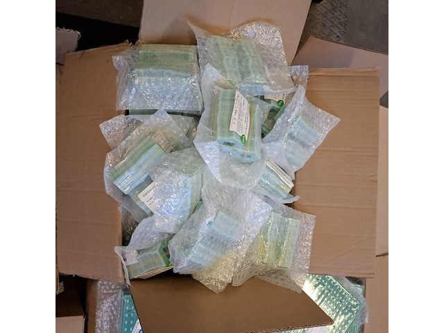 Partij printplaten en toebehoren - afbeelding 9 van  18