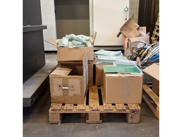 Partij printplaten en toebehoren - afbeelding 11 van  18