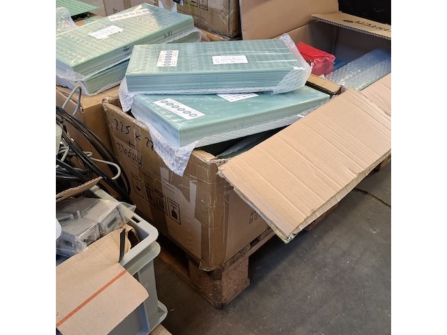 Partij printplaten en toebehoren - afbeelding 18 van  18