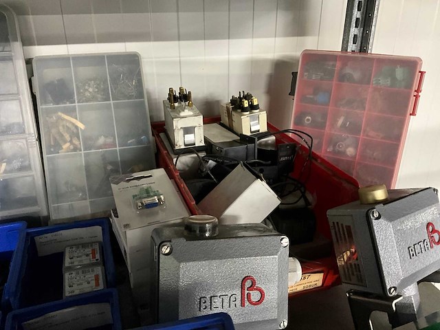 Partij procesapparatuur & installatiemateriaal - afbeelding 4 van  8