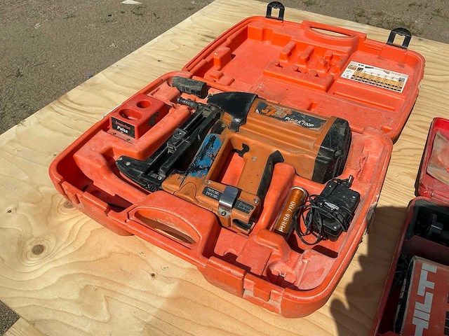 Partij professionele bevestigingsapparatuur – hilti dx400, paslode im65a f16 en spit pulsa 700p (3 stuks) - afbeelding 2 van  4