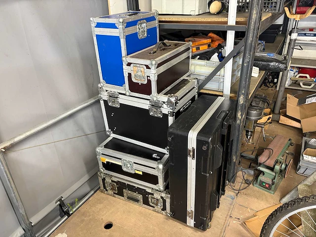 Partij professionele flightcases - afbeelding 1 van  7