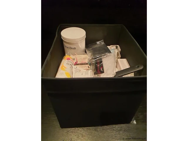 Partij professionele huidverzorgings- en cosmetische producten - afbeelding 6 van  6