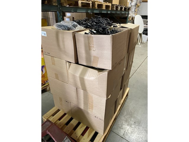 Partij professionele lichtnetten op pallet - afbeelding 1 van  6