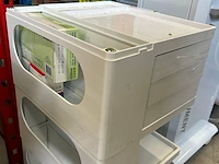 Partij professionele schoonheidsapparatuur met behandelwagens - afbeelding 8 van  11