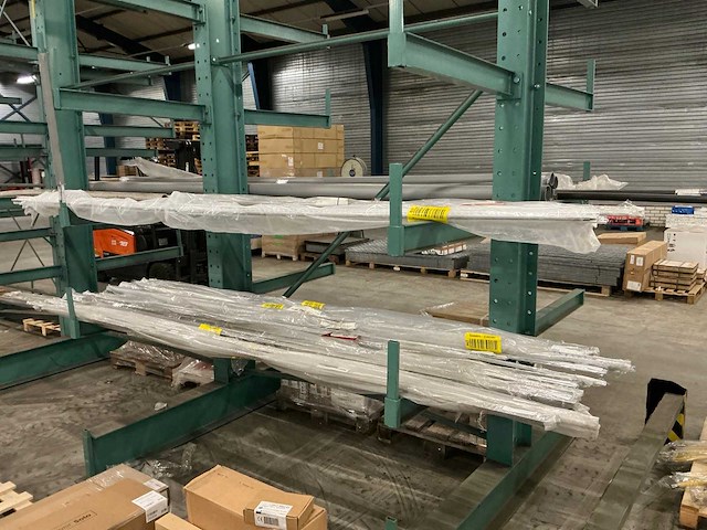 Partij profielen en buizen - afbeelding 1 van  10