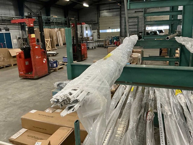 Partij profielen en buizen - afbeelding 3 van  10