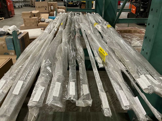 Partij profielen en buizen - afbeelding 5 van  10