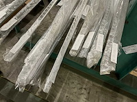 Partij profielen en buizen - afbeelding 7 van  10