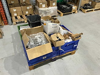 Partij profielklemmen en dakhaken - afbeelding 1 van  7