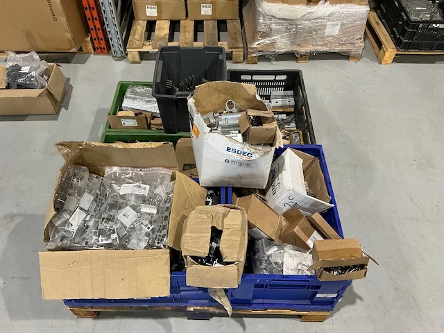 Partij profielklemmen en dakhaken - afbeelding 2 van  7