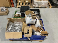 Partij profielklemmen en dakhaken - afbeelding 2 van  7